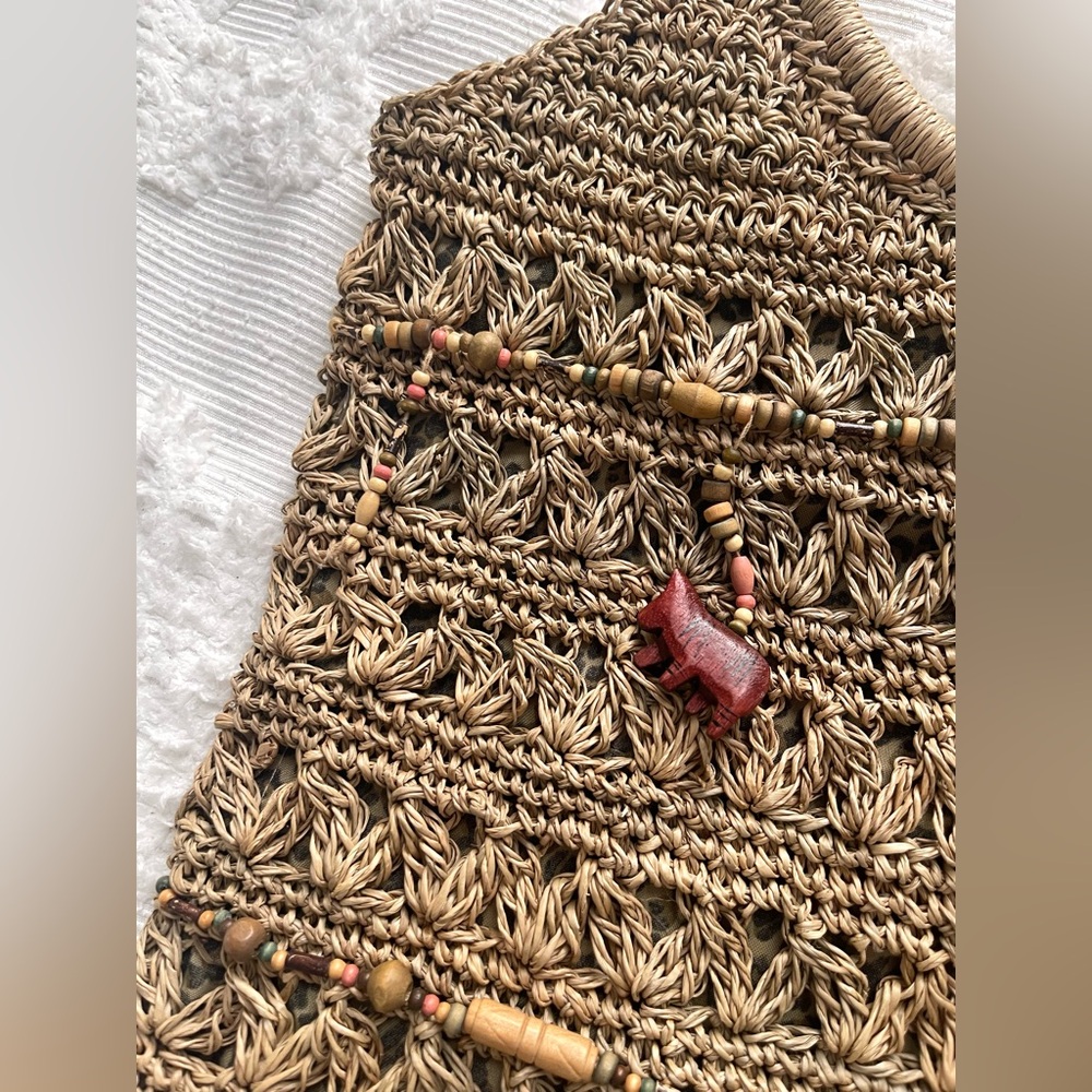 St. John’s Bay Woven Straw bag with bead animals - Picture 4 of 8